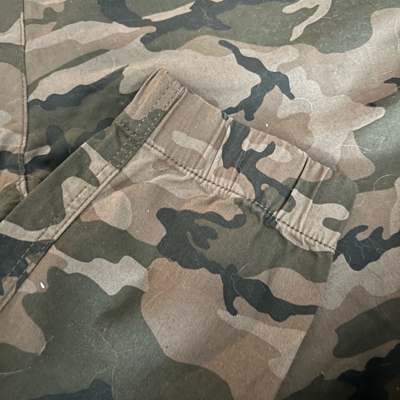 🪐 Camo Jogger Pants - Picture 4 of 5